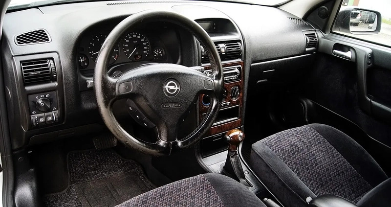 Opel Astra cena 6500 przebieg: 216000, rok produkcji 1999 z Szczecin małe 781